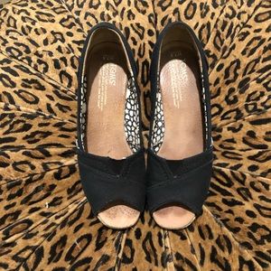 Toms peeptoe wedge espadrilles black  7.5